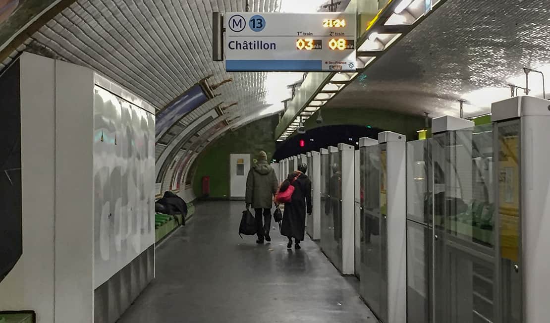 paris metro station